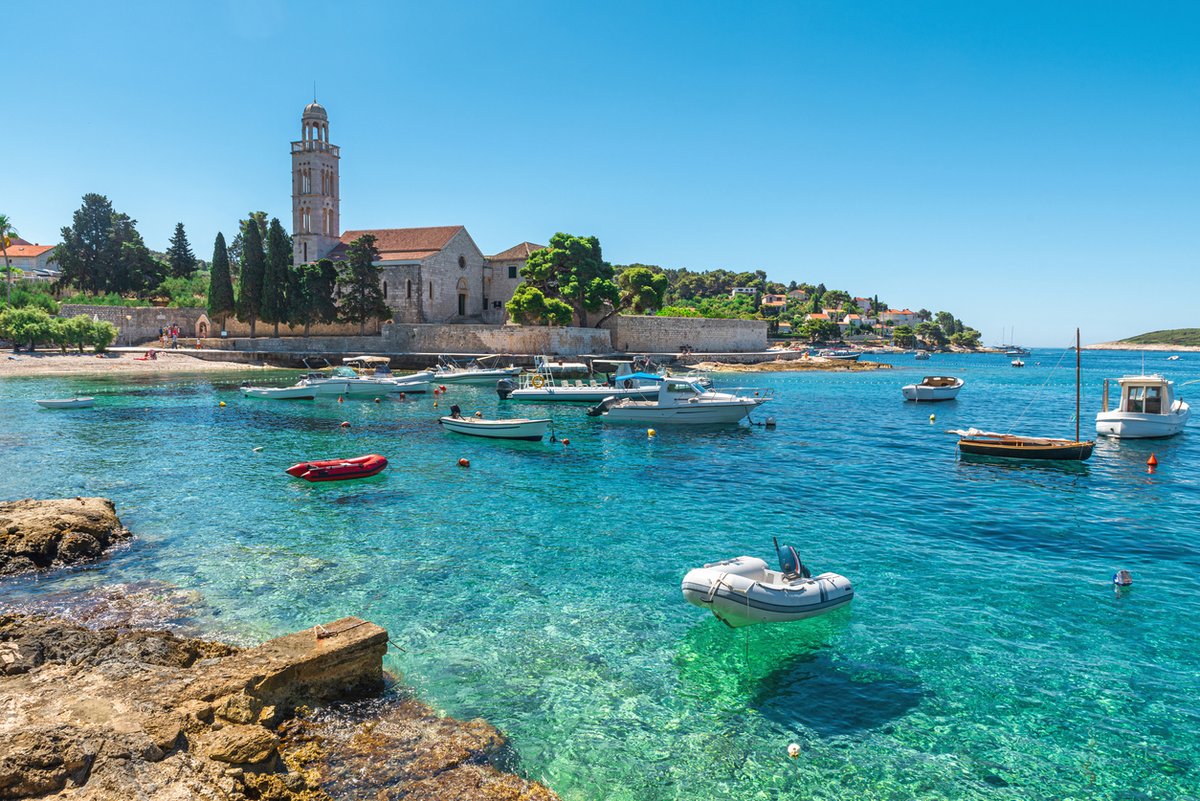 Kloster am Meer auf der Insel Hvar in Dalmatien