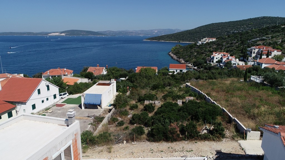 Grundstück auf der Insel Solta in Kroatien zum Verkauf - Panorama Scouting.