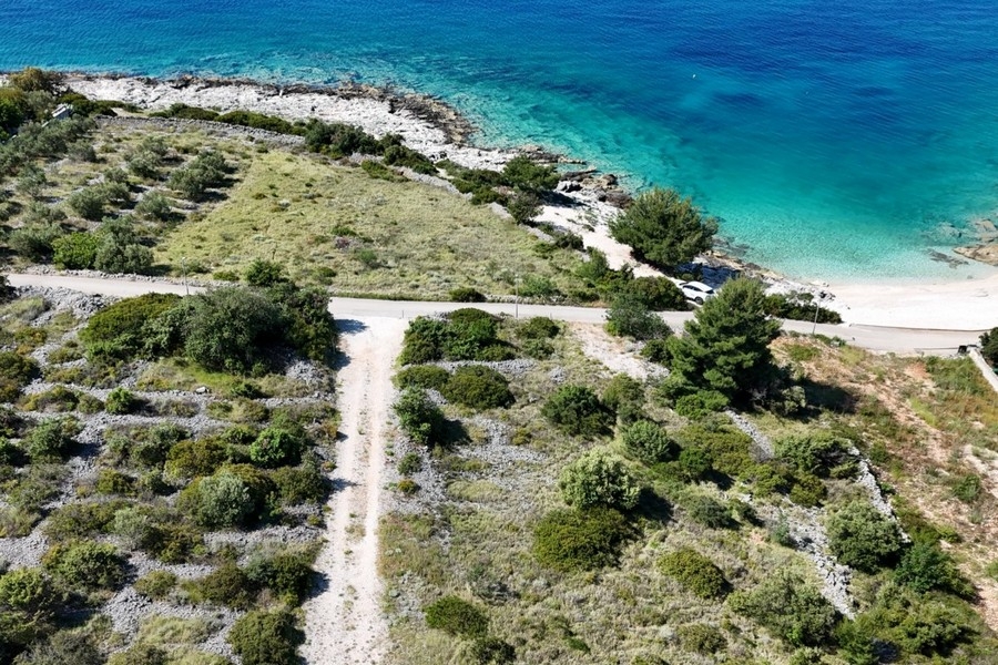 Grundstück in erster Reihe zum Meer in Kroatien