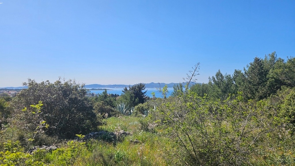 Baugrundstück mit Meerblick in Diklo bei Zadar