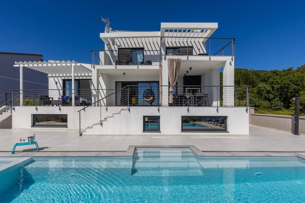 Immobilien mit Meerblick in Kroatien - Luxusvilla bei Crikvenica zum Verkauf.