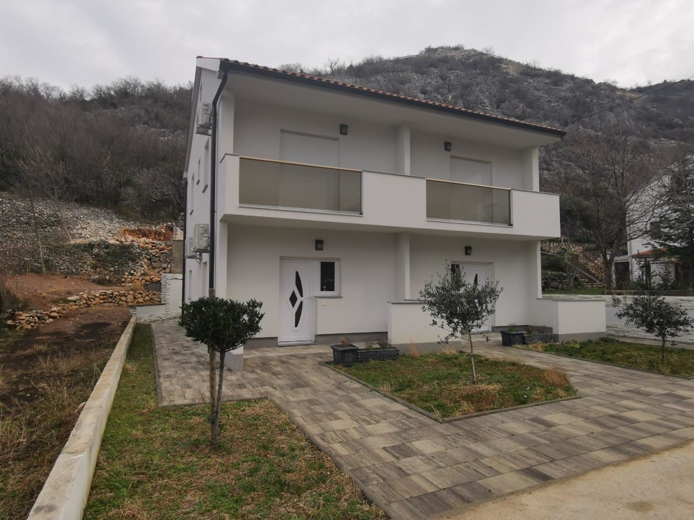 Haus in der Region Senj, Kroatien kaufen - Panorama Scouting.