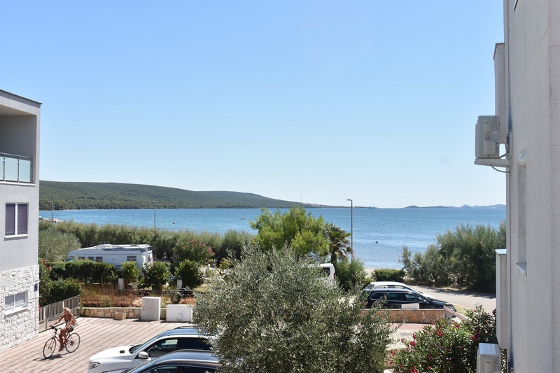 Haus mit Blick auf das Meer in Kroatien, Region Sukosan zum Verkauf. 