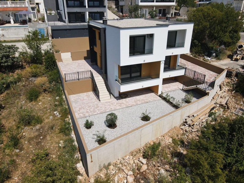 Neubau in Dramalj, Kvarner Bucht, mit Terrassen und angelegtem Garten - H2197