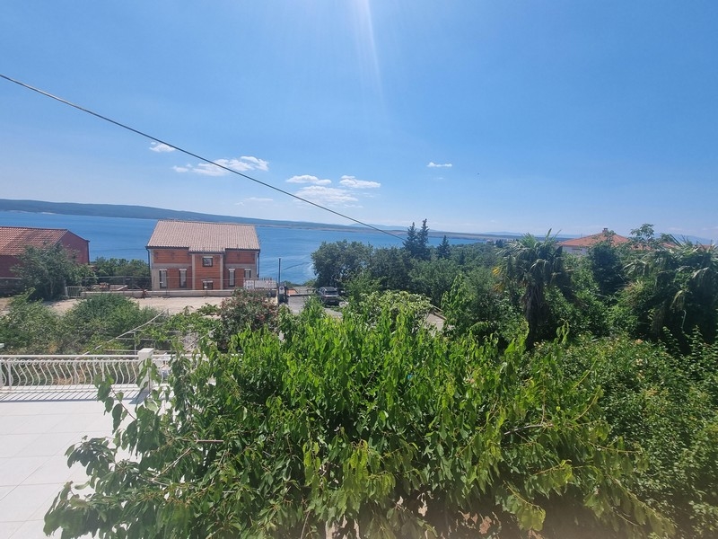 Blick vom oberen Balkon der Immobilie H2665 - zum Verkauf bei Crikvenica in Kroatien.