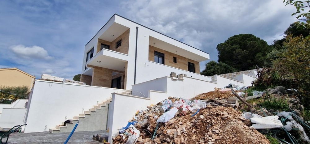 Moderne Villa in der Region Split in Kroatien kaufen - Panorama Scouting.