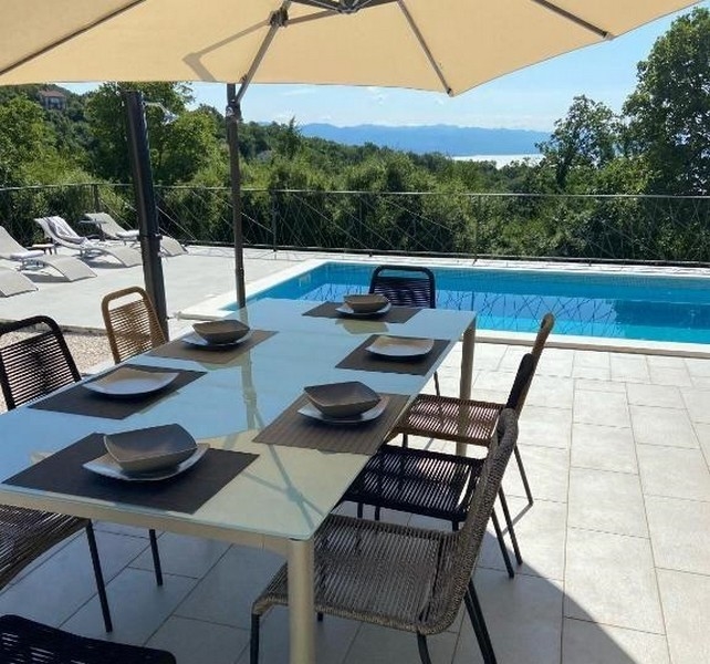 Großzügige Terrasse mit Panorama Meerblick - Immobilie Kroatien - Kvarner Bucht