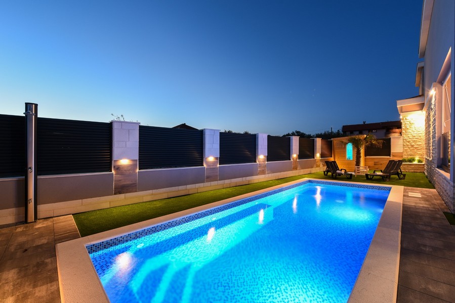 Villa mit Swimmingpool bei Zadar in Kroatien zum Verkauf - Panorama Scouting.