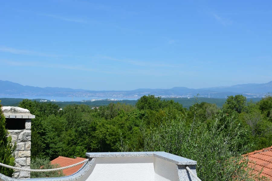 Panoramaaussicht über Dobrinj auf der Insel Krk mit klarem blauem Himmel - Immobilien Kroatien, Dobrinj, Insel Krk Haus kaufen