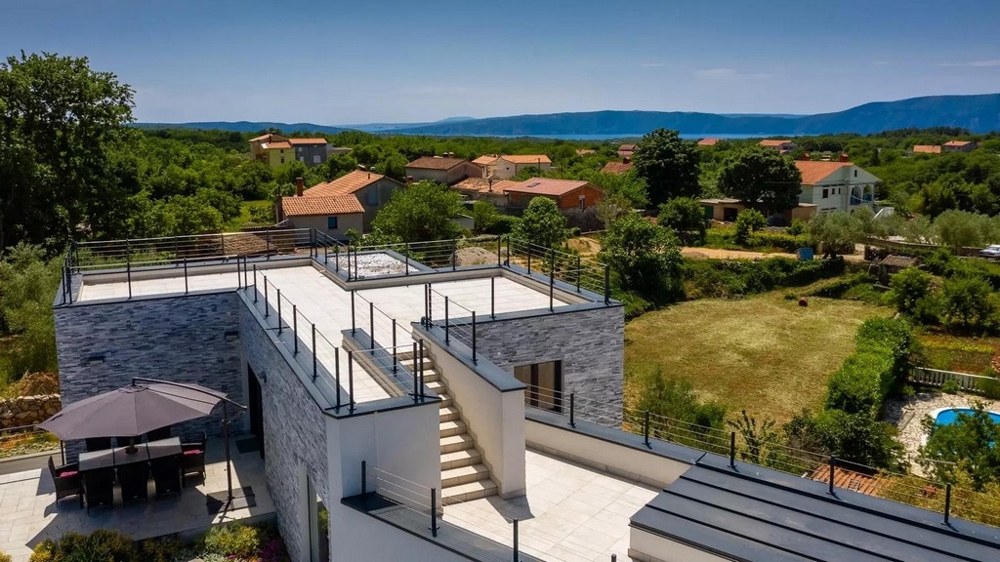 Dachterrasse und Meerblick der Immobilie H3398 in Kroatien - Panorama Scouting.