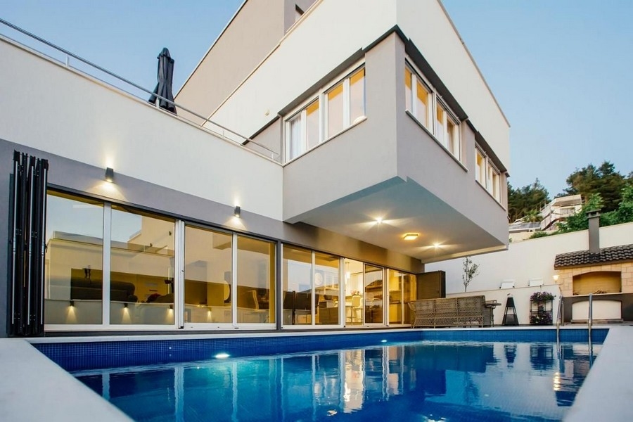 Villa mit Swimmingpool bei Split in Kroatien kaufen - Panorama Scouting H3527.