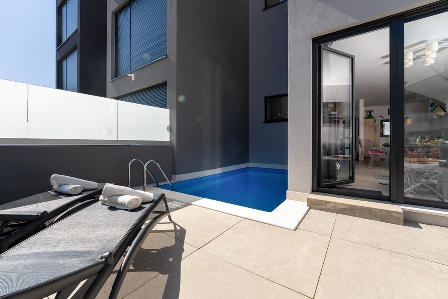 Modernes Haus mit Pool zum Kauf in Kroatien - Panorama Scouting.