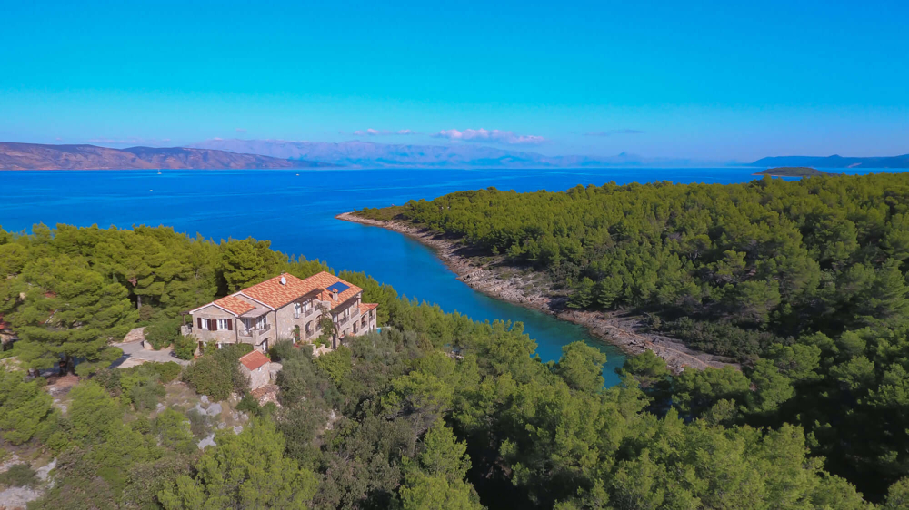 Luxusvilla direkt am Meer in Kroatien auf der Insel Hvar kaufen.