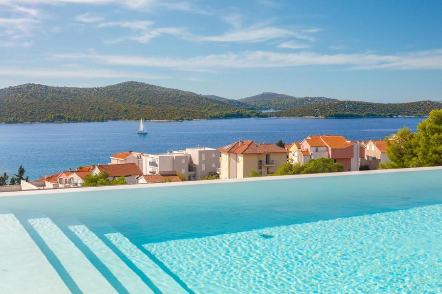 Luxusvilla mit Infinity-Pool zum Verkauf in Kroatien.