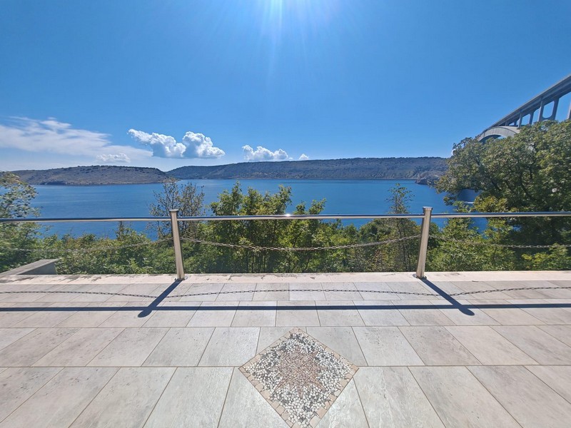 Häuser am Meer bei Crikvenica in Kroatien zum Kauf.
