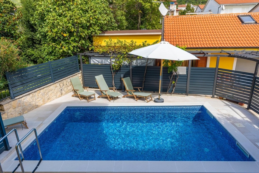 Swimmingpool der Immobilie H3702 in Kroatien - Panorama Scouting