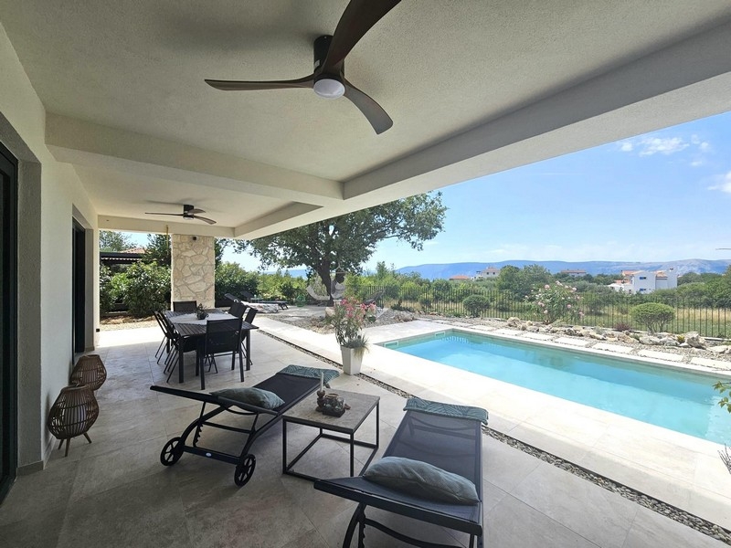 Villa mit Swimmingpool kaufen Insel Krk Kroatien.