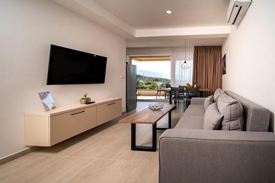 Modernes Wohnzimmer mit Essbereich