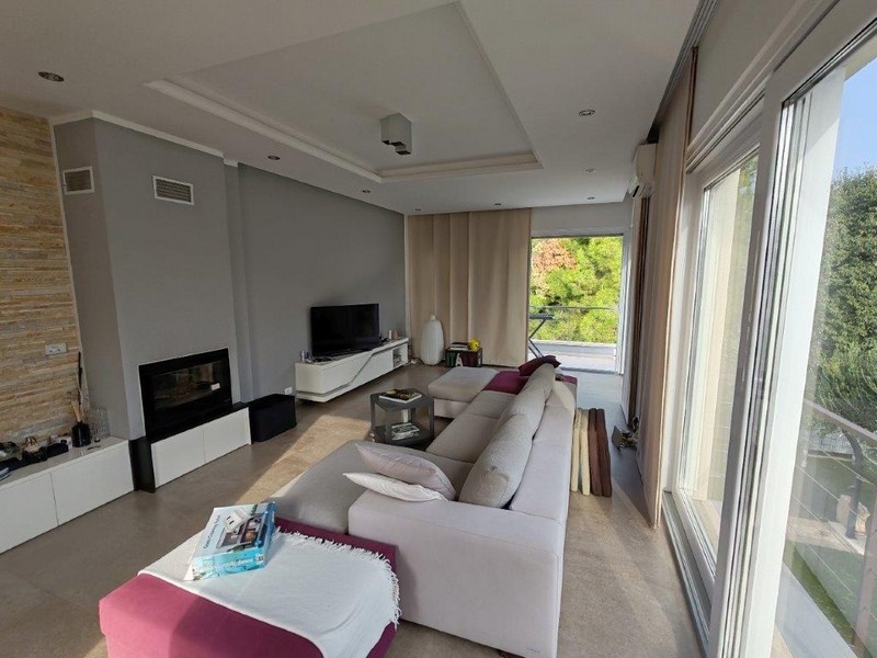 Wohnbereich mit moderner Einrichtung