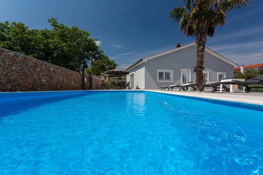 Haus mit Pool kaufen Insel Krk, Kroatien.
