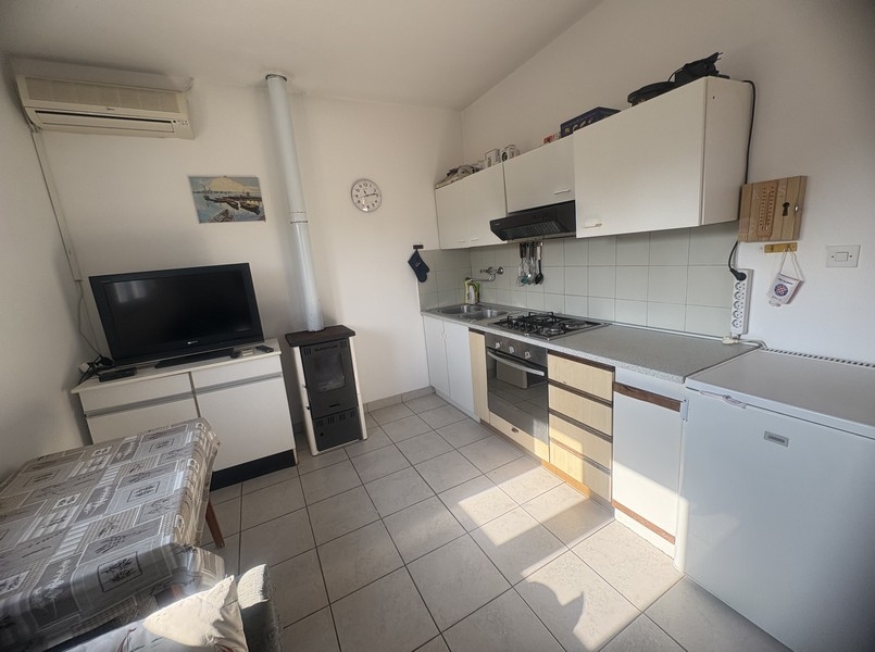 Küche mit Wohnbereich