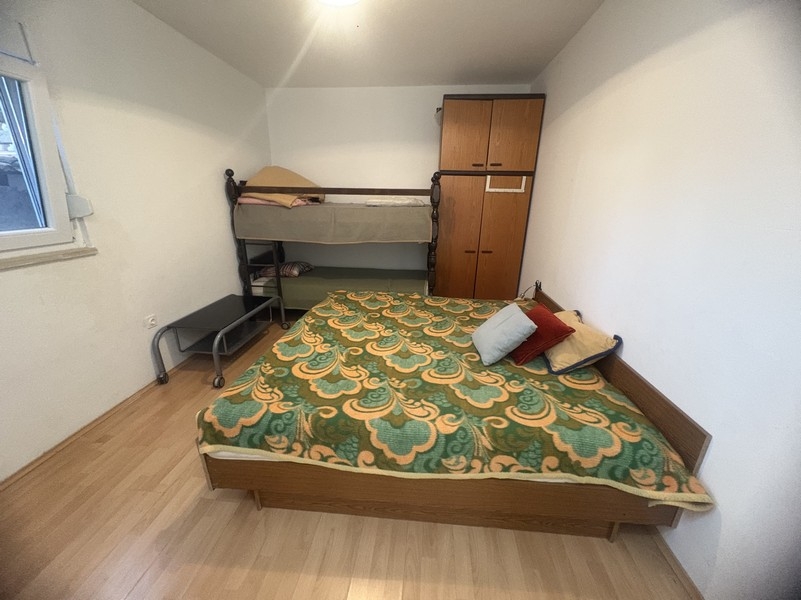 Schlafzimmer mit Doppelbett