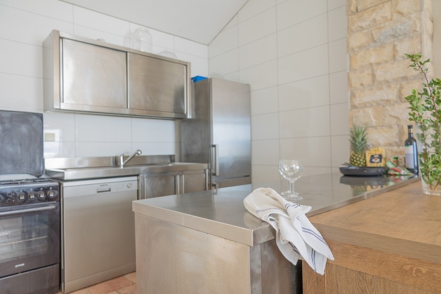 Moderne Küche mit Edelstahlelementen