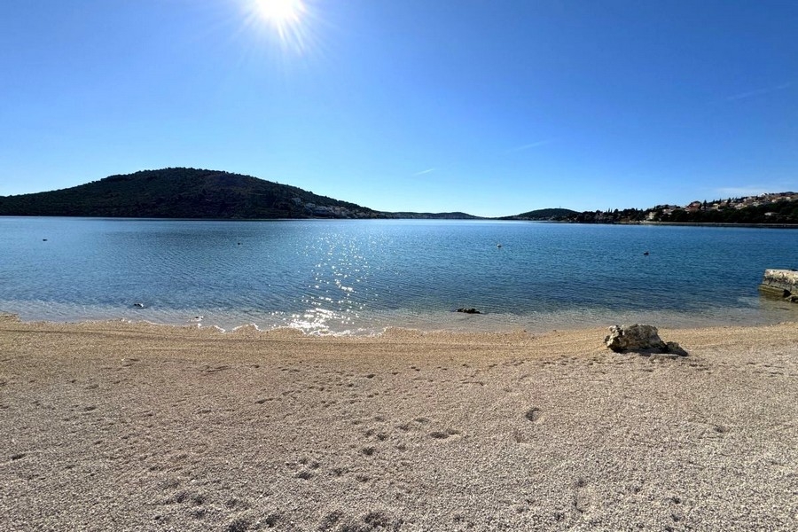 Villa in der 1. Reihe zum Meer kaufen Kroatien.