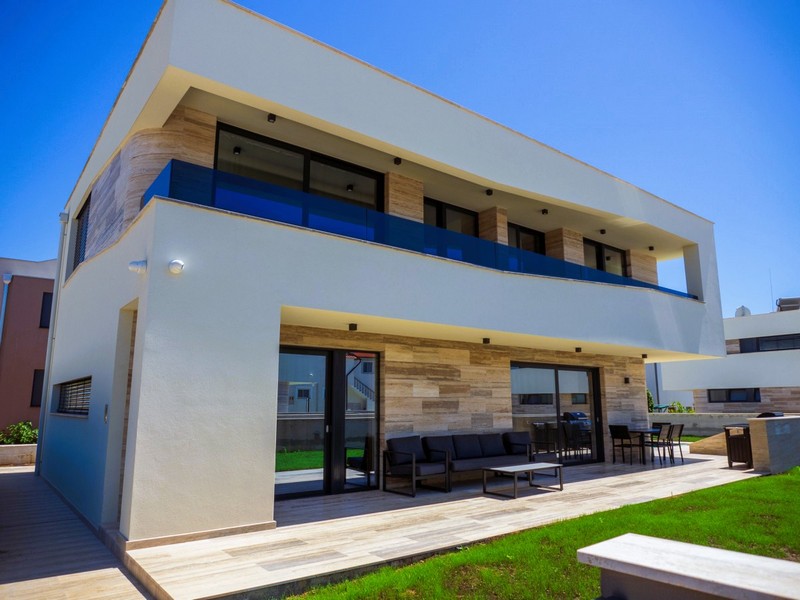 Moderne Villa kaufen in Privlaka, Region Zadar, Kroatien.