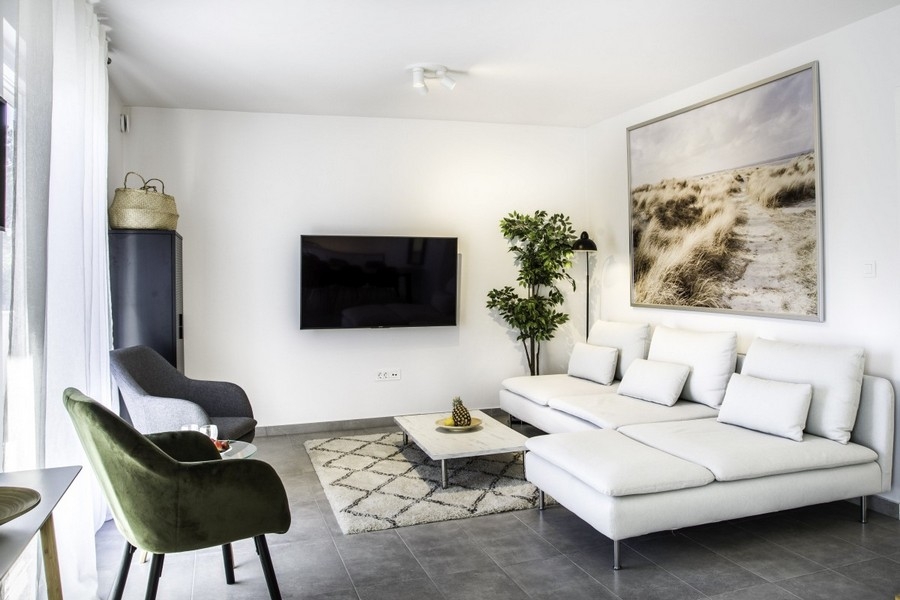 Moderner Wohnbereich des Angebots H3856 in Rogoznica, Kroatien.