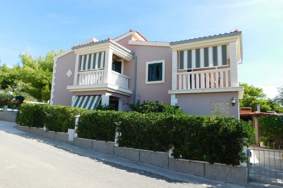 Apartmenthaus nahe dem Meer kaufen, Insel Vis, Kroatien.
