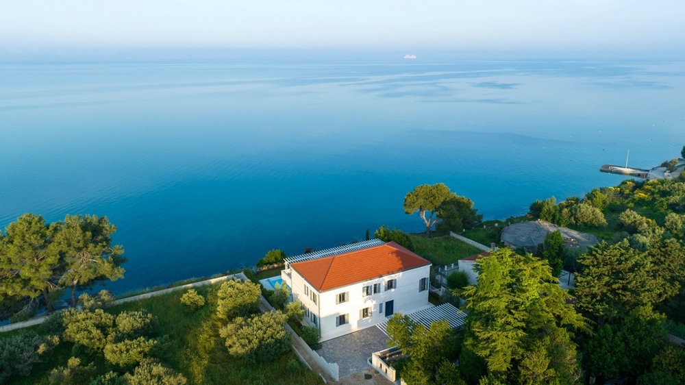 Exklusive Villa mit Meerblick und direktem Zugang zum Wasser bei Zadar
