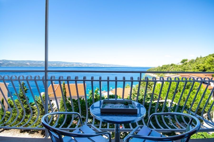 Haus mit schönem Meerblick bei Omis in Kroatien zum Kauf - H3872.