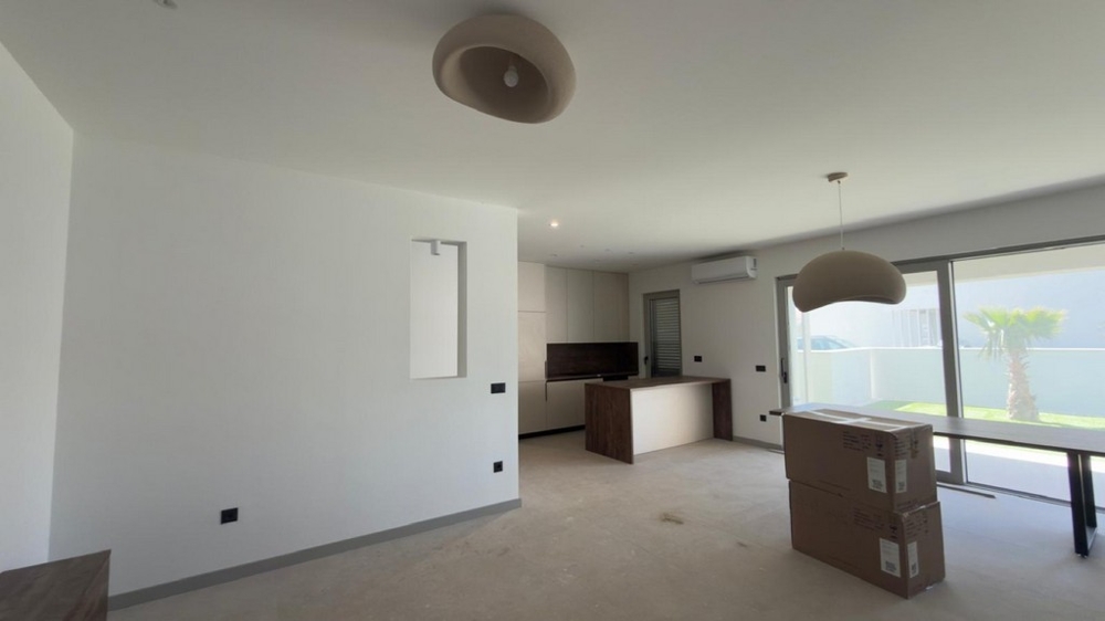 Der Wohnbereich mit Blick in die Küche