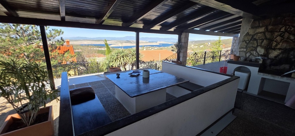 Meerblick vom Grillbereich auf der Terrasse.