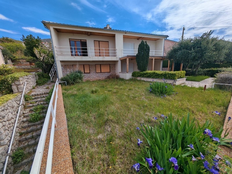 Doppelhaushälfte zum Verkauf.