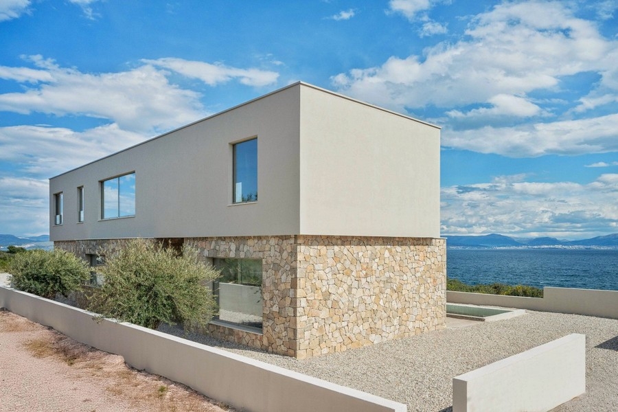 Haus mit Natursteinfassade und Meerblick in Kroatien
