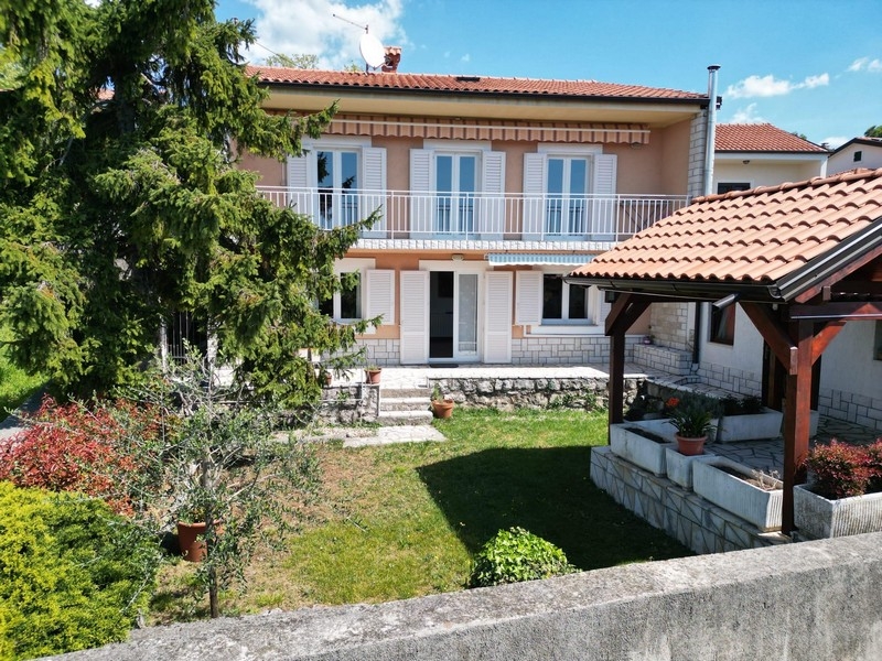 Außenansicht Haus mit Garten in Kostrena, Region Rijeka – H3901