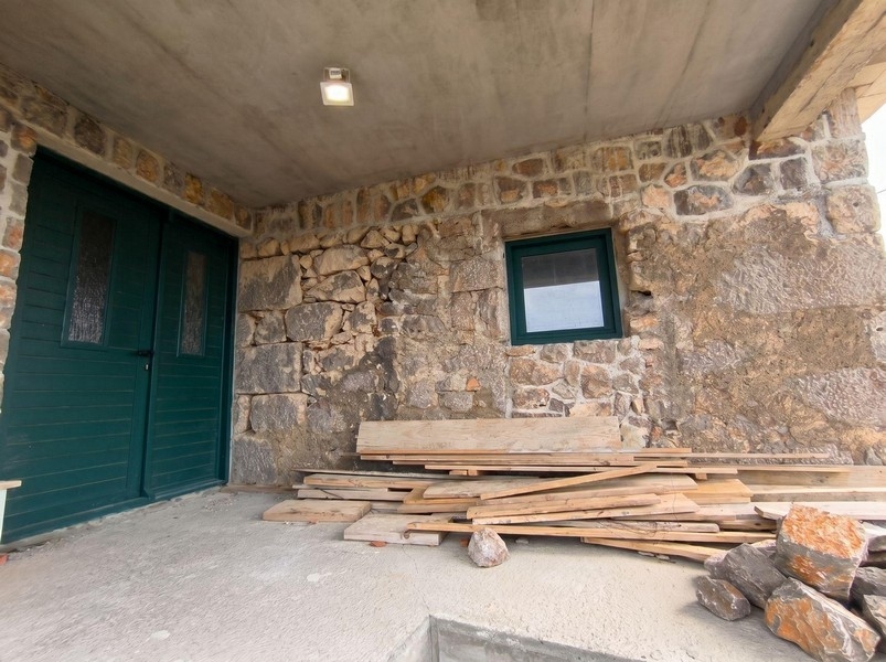 Terrasse des Objekts. 