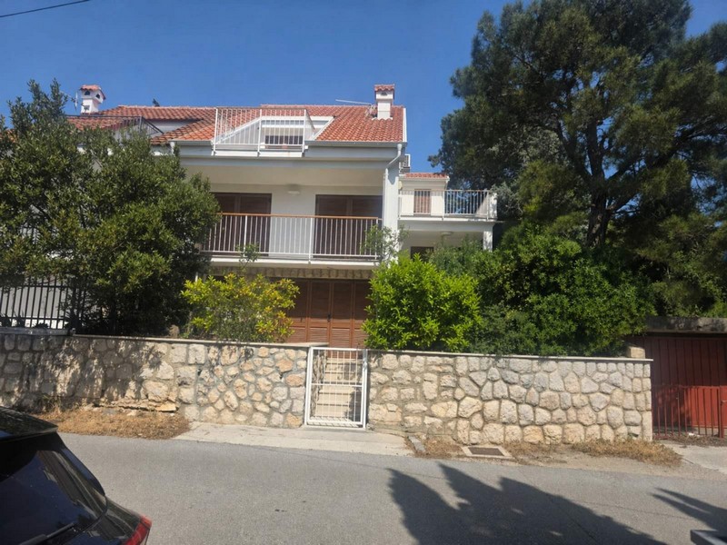 Haus nahe dem Meer in Novi Vinodolski zum Kauf - H3905