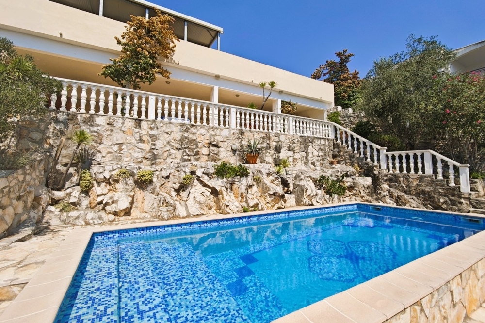 Swimmingpool des Angebots H3910.