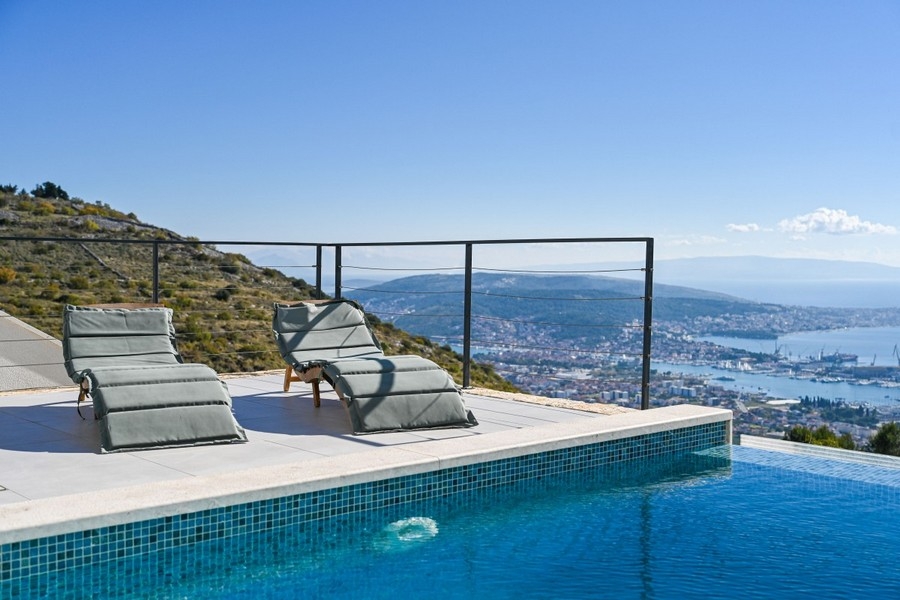 Infinity-Pool mit Panoramablick auf Trogir und das Meer - Villa H3928