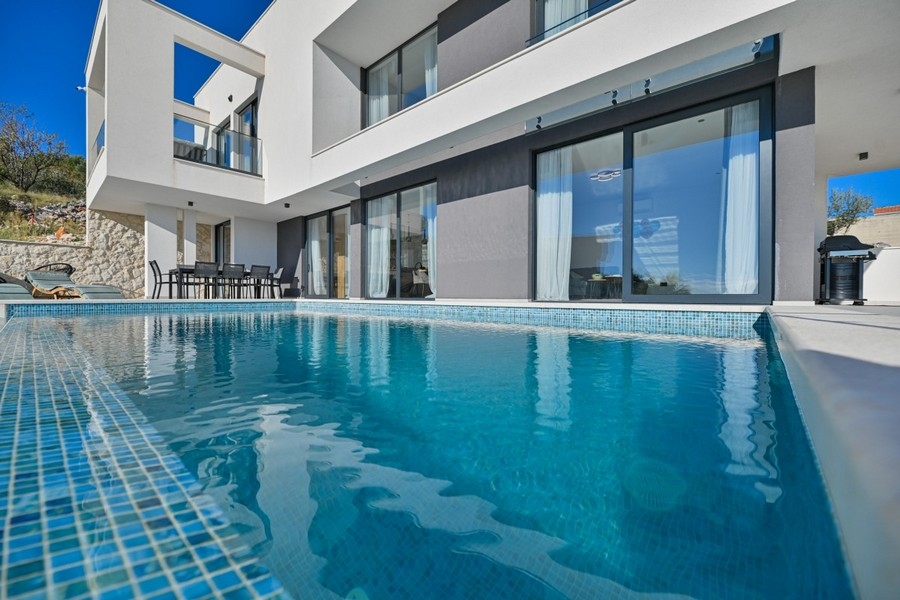 Poolvilla in Kroatien bei Trogir zum Verkauf - H3928.