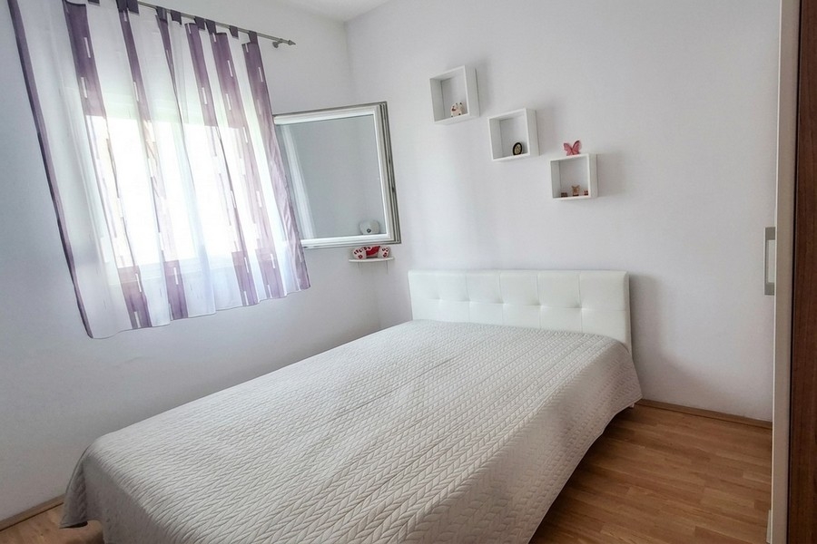 Gästezimmer mit hellem Interieur