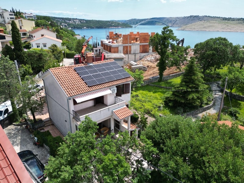 Haus mit Meerblick nahe Küste in Kroatien