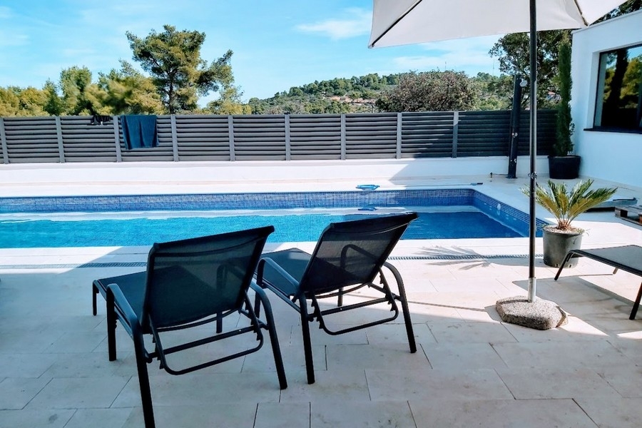 Terrasse mit Pool