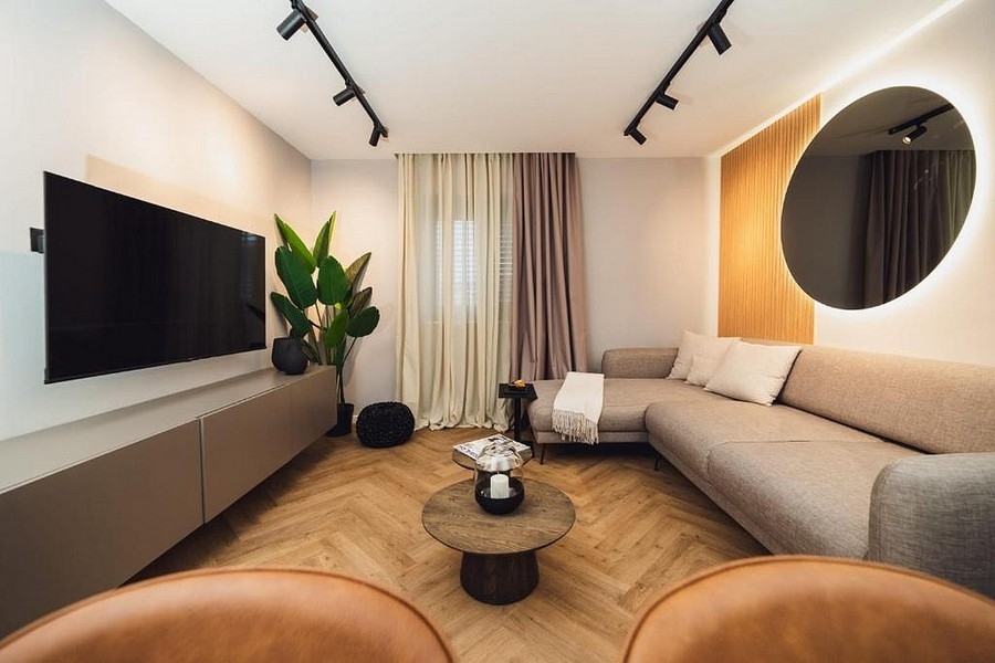 Modernes Wohnzimmer mit stilvoller Einrichtung