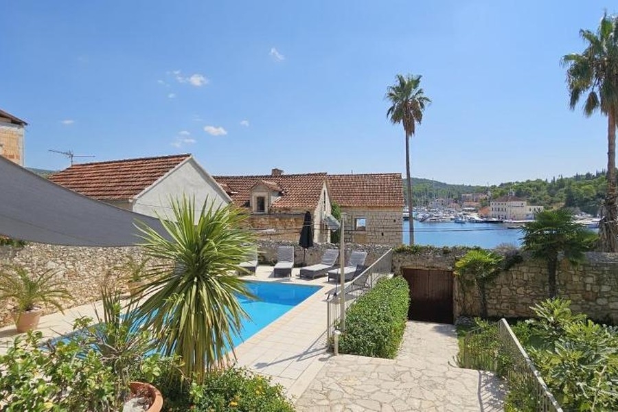Meerblick vom Poolbereich der Villa
