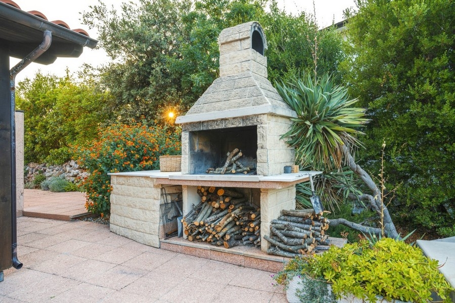 Mediterraner Garten mit Lavendel