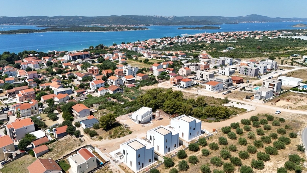 Panoramablick auf Meer und Inseln vom Rooftop
